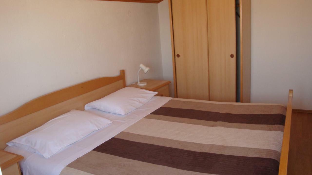 Apartments Dorkin Преко Екстериор снимка