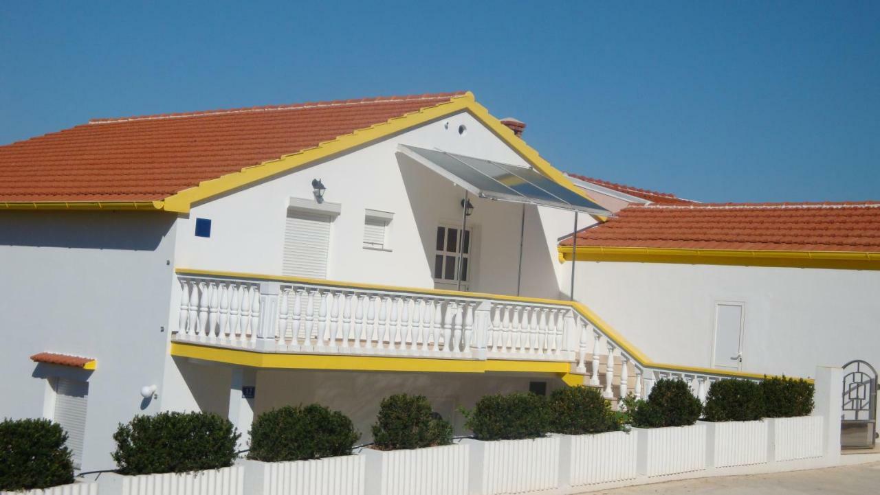 Apartments Dorkin Преко Екстериор снимка