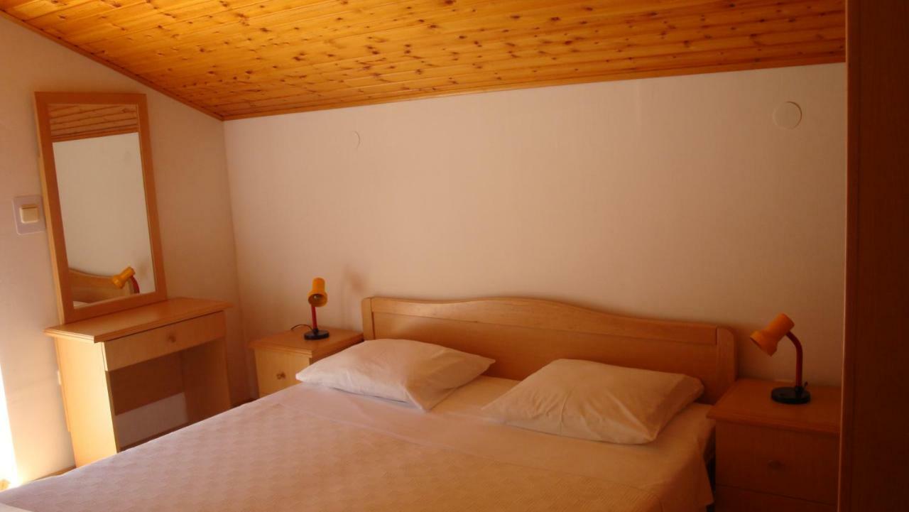 Apartments Dorkin Преко Екстериор снимка