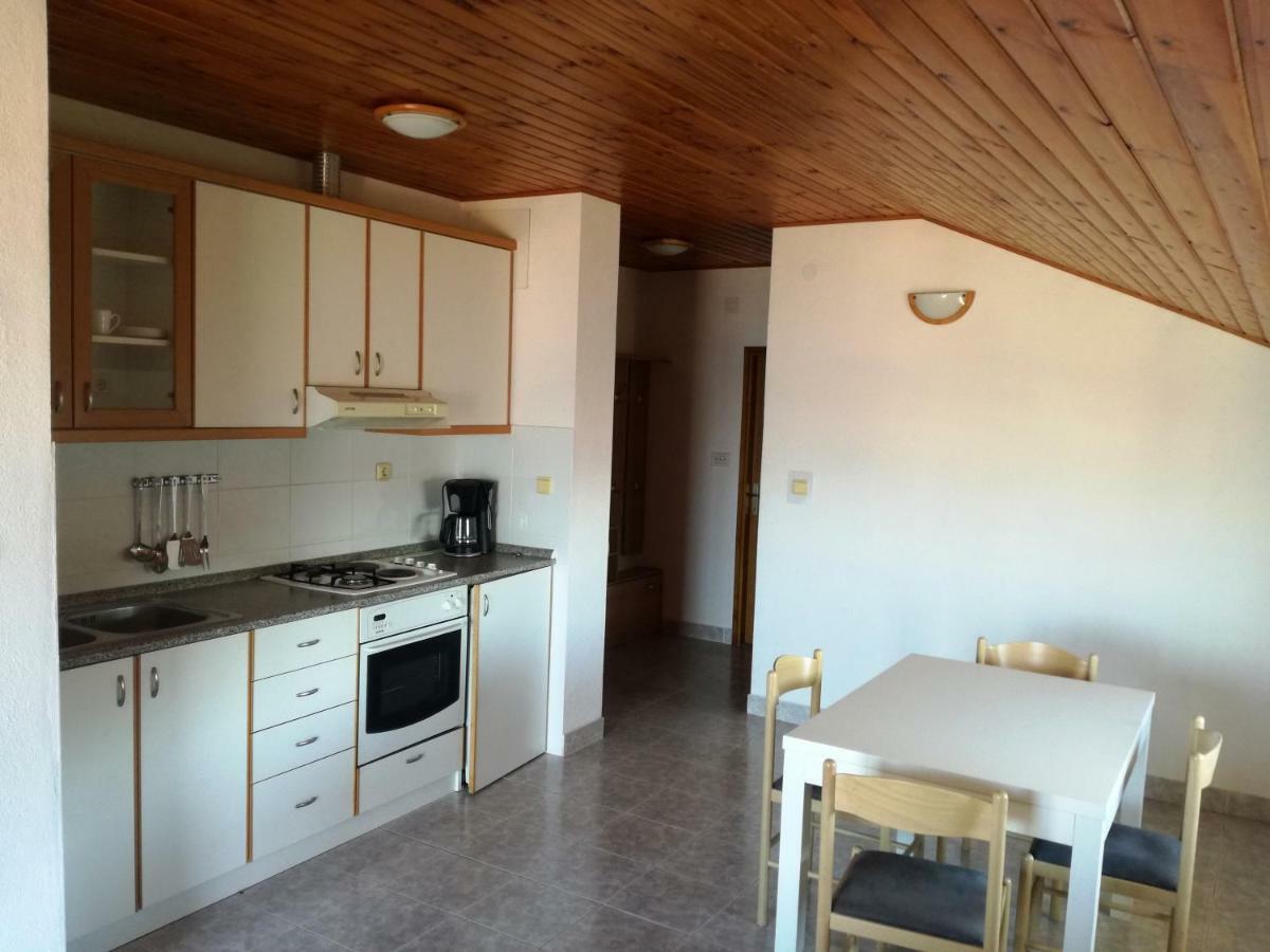 Apartments Dorkin Преко Екстериор снимка