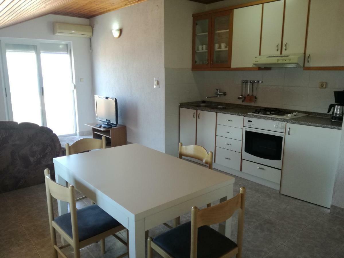 Apartments Dorkin Преко Екстериор снимка