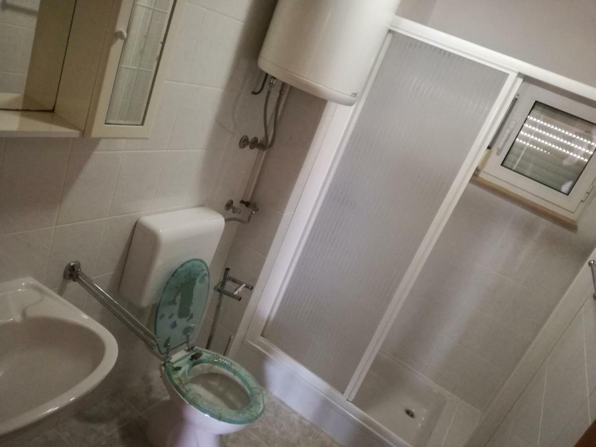 Apartments Dorkin Преко Екстериор снимка